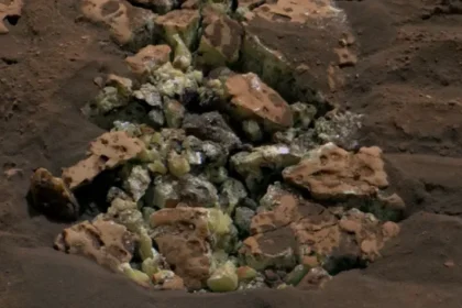 NASA's Curiosity rover finds pure sulfur in Martian rocks