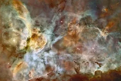 Cosmic dust on Earth reveals the life cycle of stars