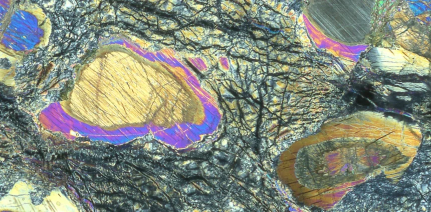 Largest sample of Earth's mantle may reveal origins of life