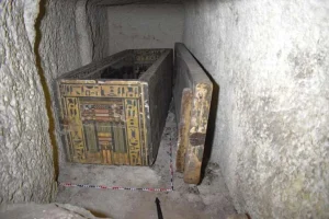 Discovery of 4,000-Year-Old Burial Chamber in Asiut, Egypt