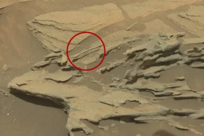 Things on Mars that look like they shouldn't be there