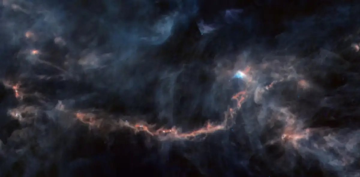 Astronomers discover complex carbon molecules in space