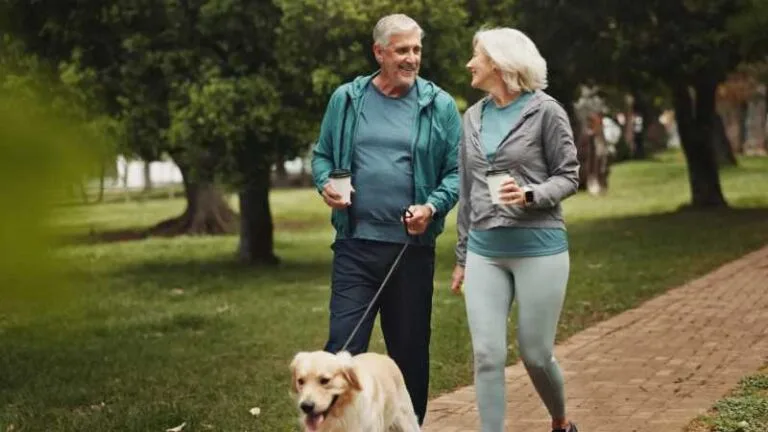 A doença de Alzheimer está em crescimento, mas evidências mostram que intervenções no estilo de vida podem preservar significativamente a memória e a cognição. A prevenção pode ser a chave para reduzir o enorme impacto global da demência. Crédito: Shutterstock