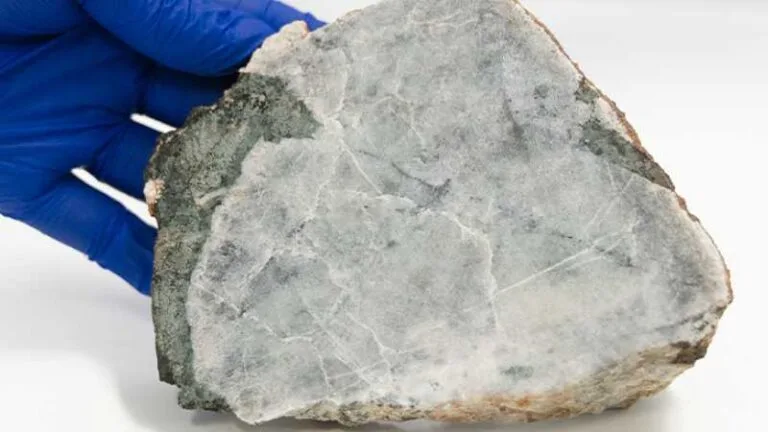 Rochas antigas oferecem pistas sobre as origens da Terra e da Lua