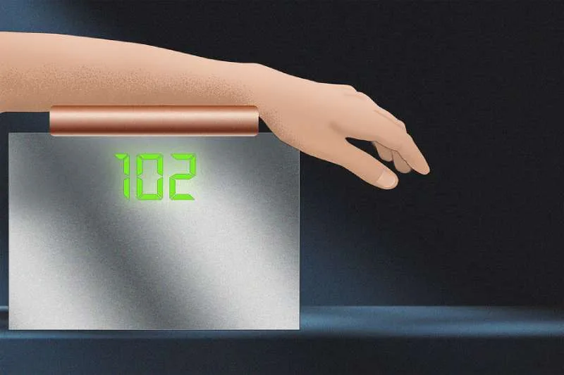 Um método não invasivo de monitoramento da glicose no sangue desenvolvido no MIT pode poupar pacientes com diabetes de frequentes picadas no dedo e potencialmente substituir os dispositivos tradicionais de monitoramento. Crédito: Christine Daniloff, MIT