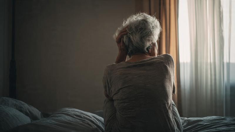 Sintomas depressivos específicos na meia-idade estão associados a um risco aumentado de demência