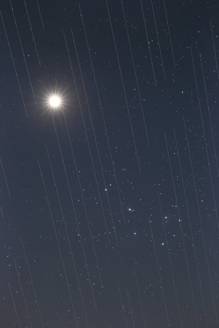 Céu Noturno em Risco: Megaconstelações de IA e Espelhos Solares Ameaçam Transformá-lo Permanentemente