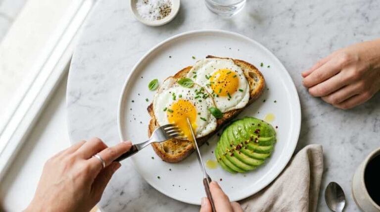 Estudo Relaciona Hábitos Alimentares Simples à Manutenção de Peso Saudável