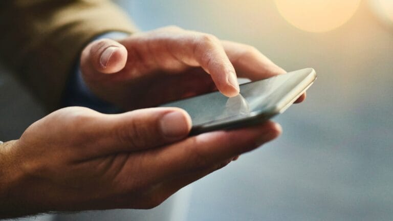 Estudo aponta que linha de apoio 988 salva vidas nos EUA