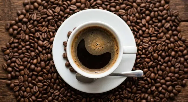 O café está associado a uma ampla gama de benefícios à saúde.