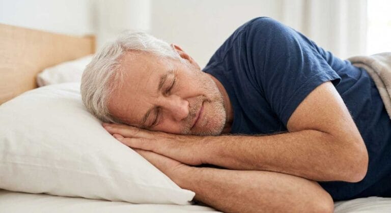 Padrões de Soneca em Idosos Podem Indicar Riscos à Saúde, Aponta Estudo