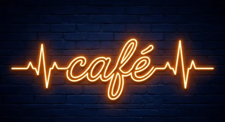 O café pode elevar temporariamente a pressão arterial, mas para a maioria das pessoas, o consumo moderado não é o vilão cardíaco que muitas vezes é retratado.