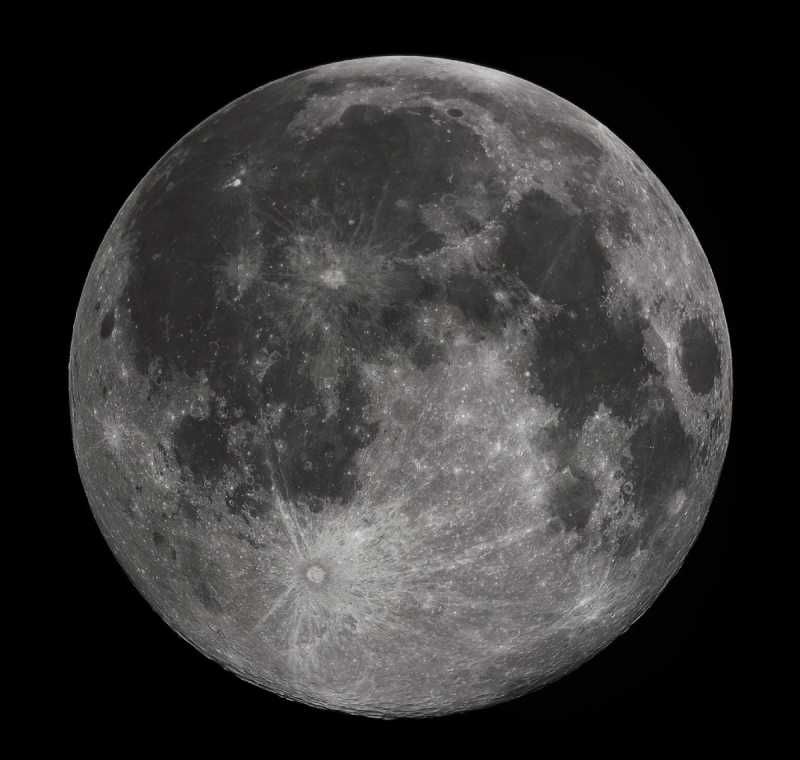 Full Moon photograph taken on October 22, 2010, from Madison, Alabama, USA. Captured using a Celestron 9.25 Schmidt-Cassegrain telescope. Credit: Gregory H. Revera / via Wikipedia.