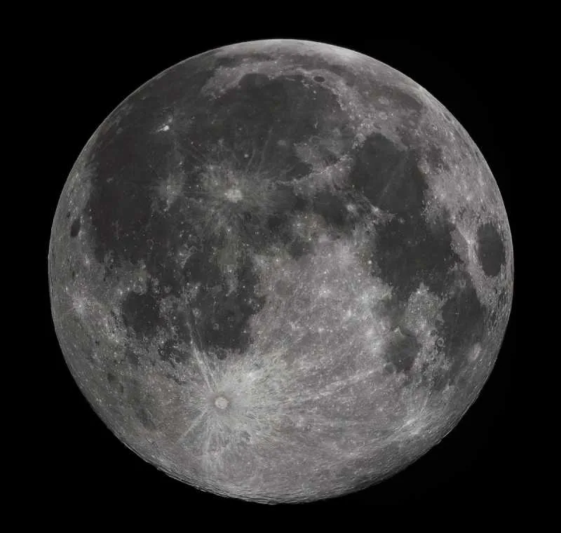 Full Moon photograph taken on October 22, 2010, from Madison, Alabama, USA. Captured using a Celestron 9.25 Schmidt-Cassegrain telescope. Credit: Gregory H. Revera / via Wikipedia.