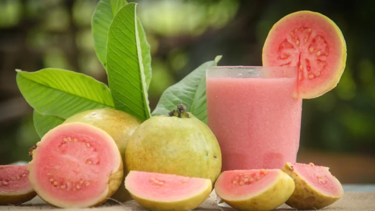 Estudo aponta que suco de goiaba melhora absorção de ferro