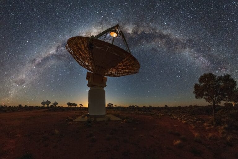 Astrônomos identificam fonte de sinais cósmicos misteriosos