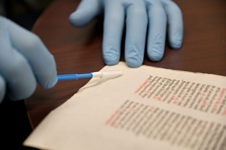 Pesquisadores analisam DNA de manuscritos históricos