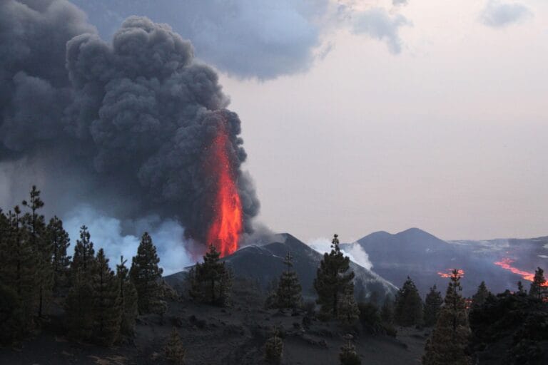 Universidade de Manchester estuda magma e erupções vulcânicas