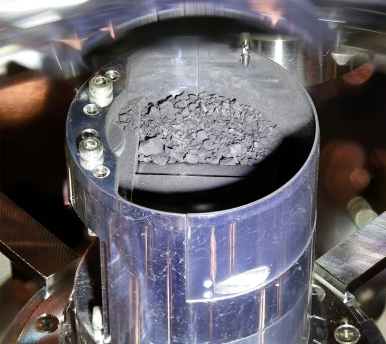 Estudo confirma cinco nucleobases em asteroide Ryugu