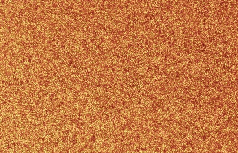 Física solar: o longo caminho dos fótons até a superfície
