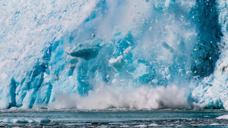 Glaciares do Alasca respondem a temperaturas em ascensão