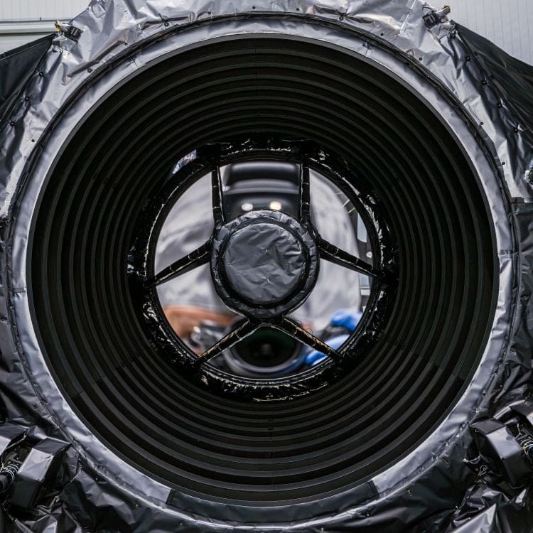 Telescópio Roman da NASA finaliza inspeção do espelho principal