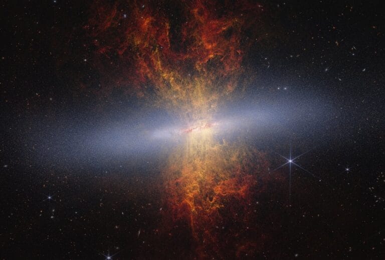 Telescópio James Webb revela estrelas na Galáxia Cigarro