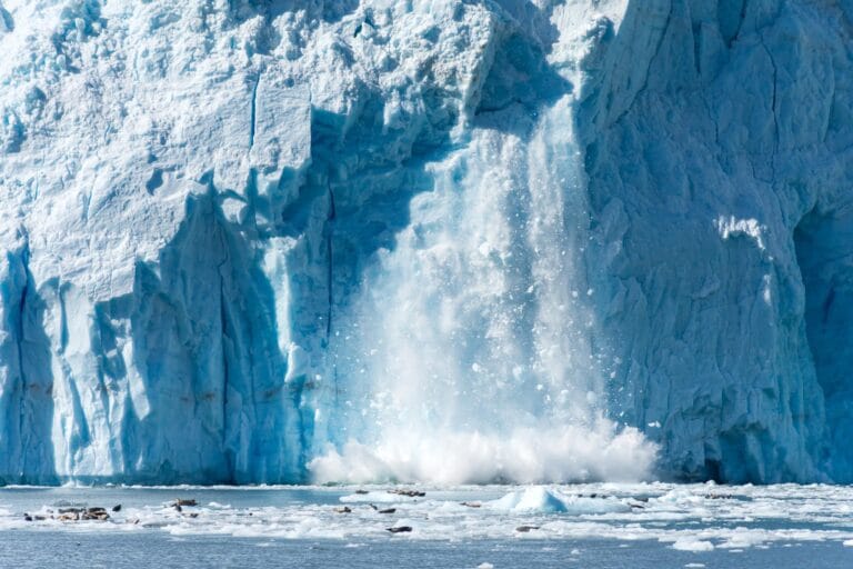 Cientistas detectam centenas de terremotos glaciares na Antártica