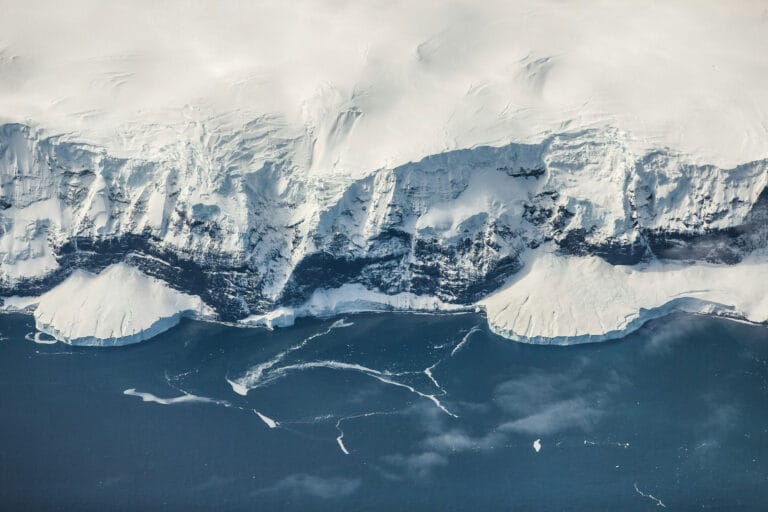 Estudo revela como Antártica congelou antes do Ártico