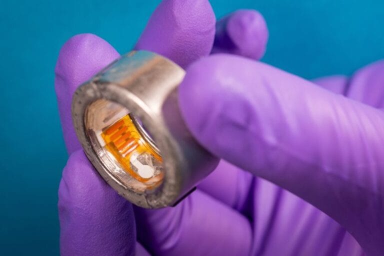 Universidade da Califórnia desenvolve anel inteligente para monitoramento de biomarcadores
