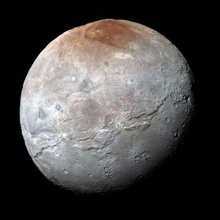 Charon revela que lua girou 10 vezes mais rápido no passado