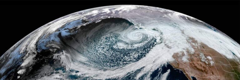 Mudança nas trilhas de tempestades no Pacífico é acelerada