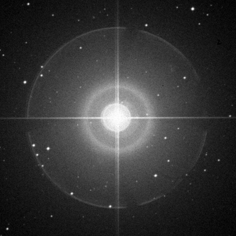 Estudo revela origem da luminosidade antiga de Theta Eridani