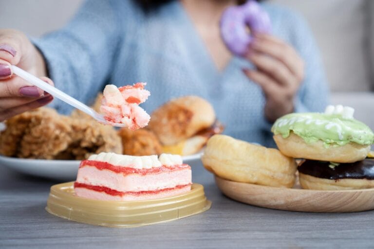 Estudo relaciona pílulas anticoncepcionais e compulsão alimentar