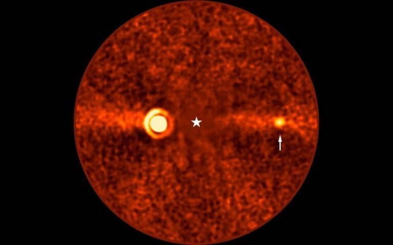 Astrônomos descobrem exoplaneta Beta Pictoris d após 10 anos