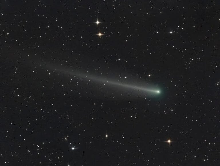 Cometa 220P McNaught apresenta nova atividade em agosto