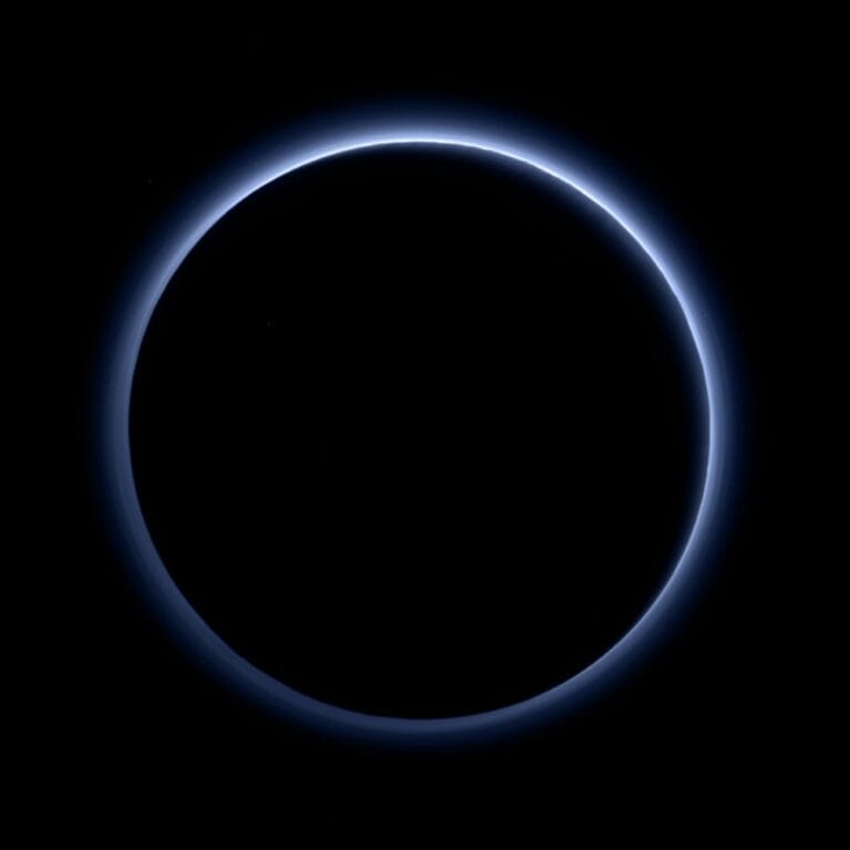 Cientistas monitoram atmosfera de Plutão em mudança
