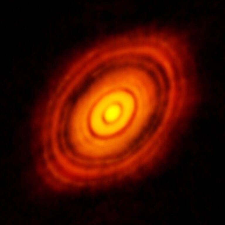 Estudo revela formação de planetas antes das galáxias