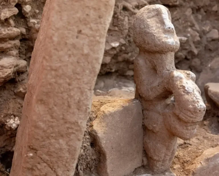 Escultura de 11 mil anos é descoberta em Karahantepe