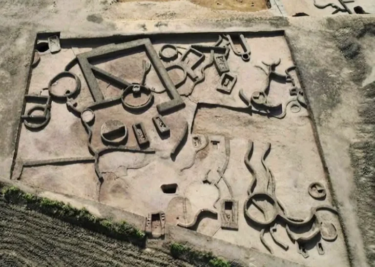 Descoberta em Kom el-Khilgan revela necropolítica antiga no Egito