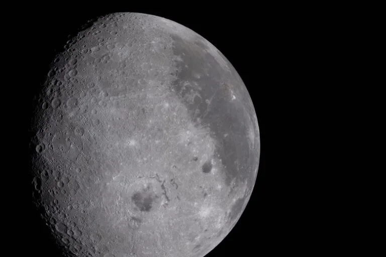 Cientistas desenvolvem método para detectar gelo na Lua
