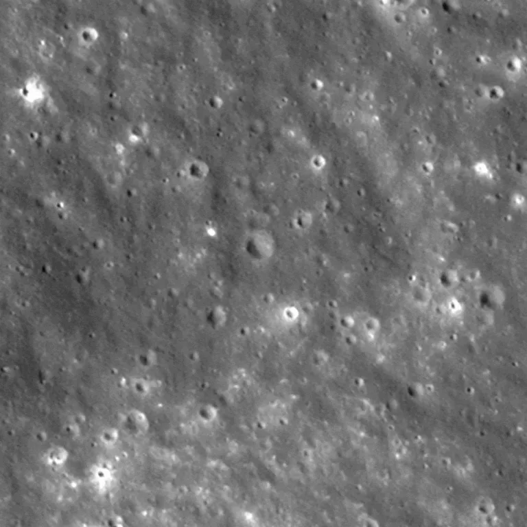 Foguete da SpaceX causa cratera na Lua de 18 metros