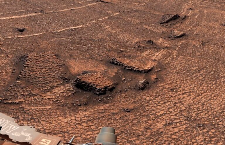 Curiosity da NASA descobre vasta área de polígonos em Marte
