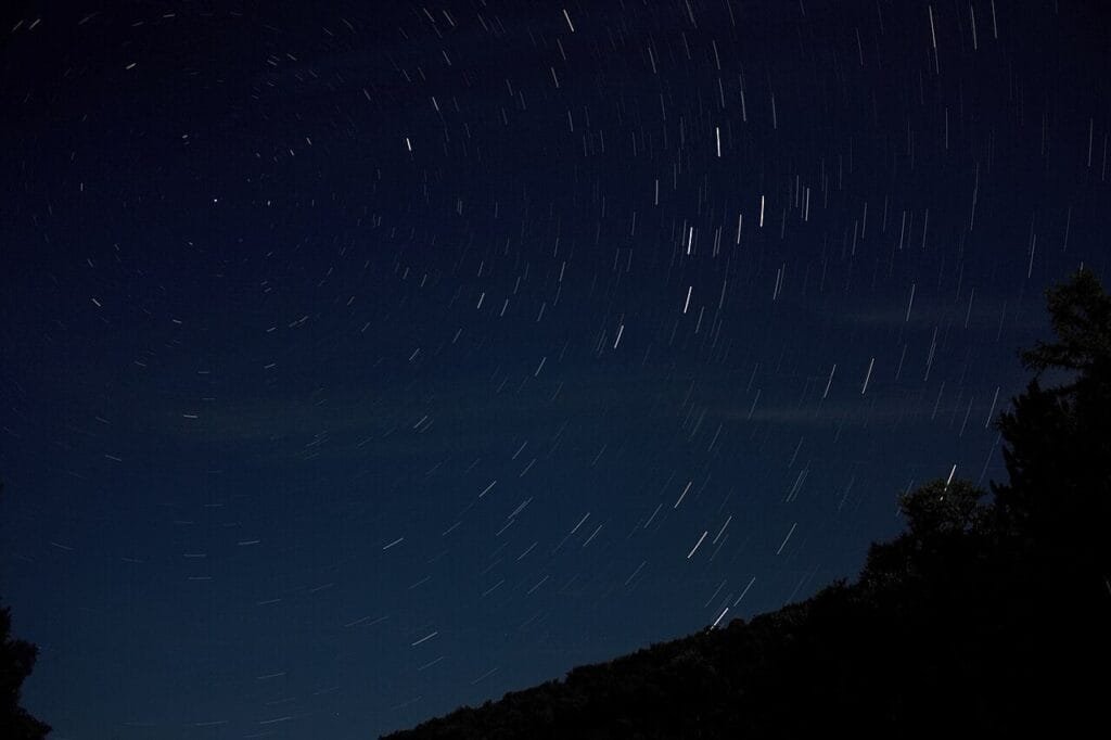 A clear, dark night sky over rural Pennsylvania, one of the darkest remaining regions in the eastern United States, the kind of view increasingly rare, and precisely what's at stake as orbital light sources multiply overhead (Credit : Ken Slade)