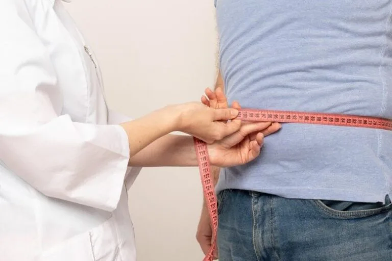 Medida da cintura pode indicar riscos à saúde relacionados à obesidade