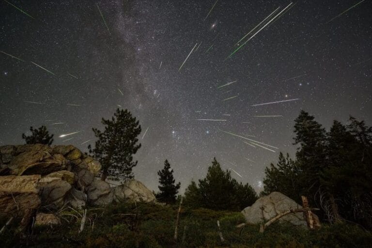 Agosto traz eclipses e chuvas de meteoros para observadores