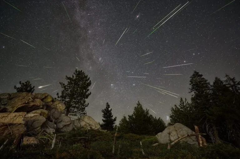 Agosto traz eclipses e chuvas de meteoros para observadores