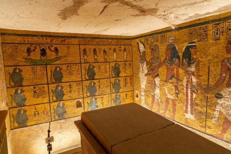 Arqueólogos descobrem tumba egípcia de 3.000 anos em Luxor