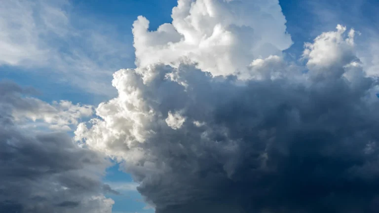 Aerosóis podem intensificar nuvens de tempestades tropicais