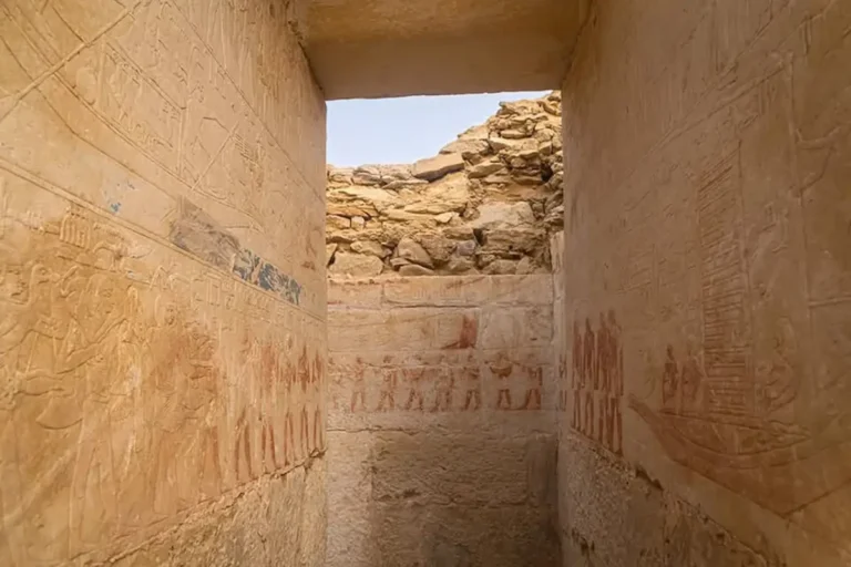 Túmulo de juiz do Antigo Egito é descoberto em Saqqara